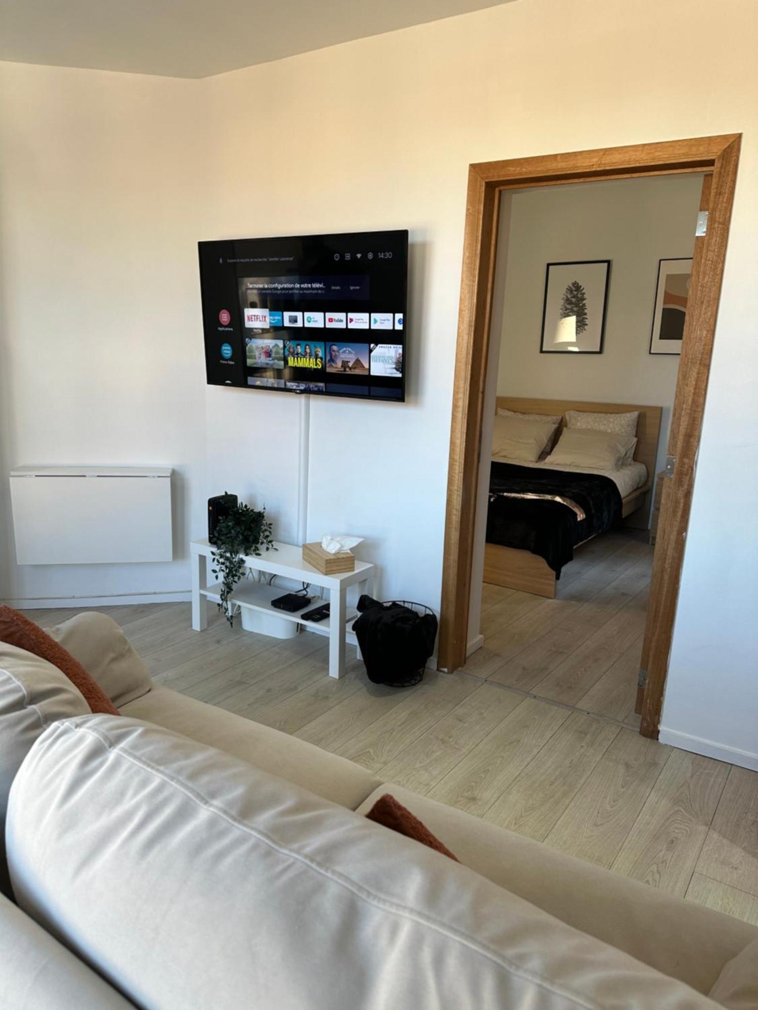 Immeuble Au Coeur De : Vivez L'experience Unique De La Rue Verbist Apartment *